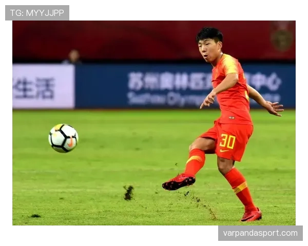 韩国队在东亚杯备战期展现战术磨合进度，面临中场转换效率与防线稳定性双重挑战